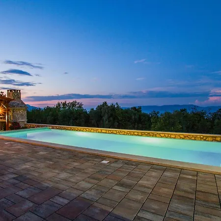 Apartment 2 Bedroom Lovely In Labin Ravni