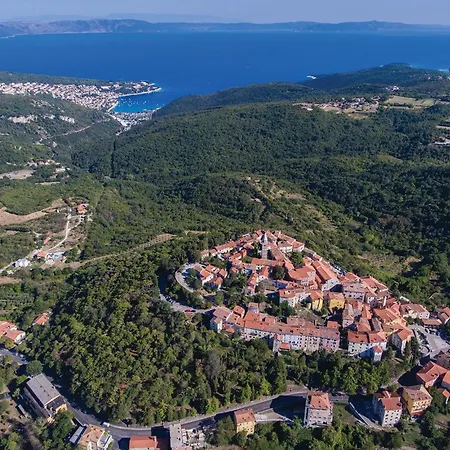 Apartment 2 Bedroom Lovely In Labin