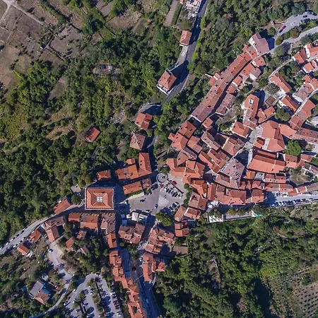 2 Bedroom Lovely In Labin Apartment *