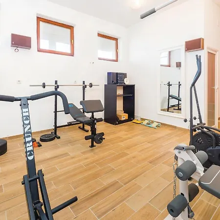 2 Bedroom Lovely In Labin *