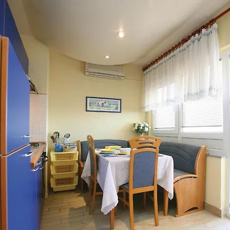 2 Bedroom Lovely In Labin Apartment