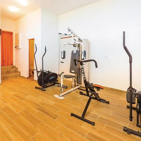 Apartment 2 Bedroom Lovely In Labin *