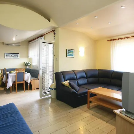 Appartement Ravni V *