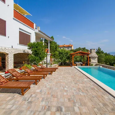 Apartment 2 Bedroom Lovely In Labin Ravni