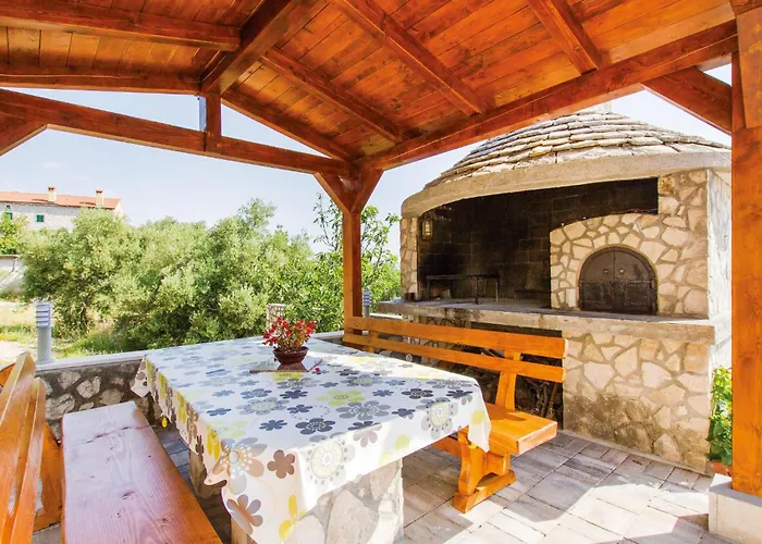 Ravni V * Labin (Istria)